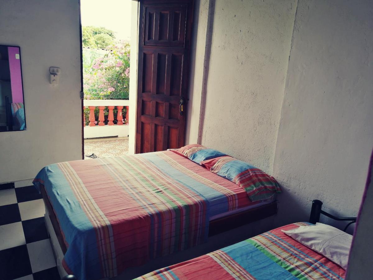 Hostal Maranatha Santa Marta  Luaran gambar